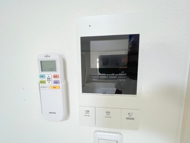 セキュリティ　TVモニターホンで来客が誰か確認してから開けて下さいね