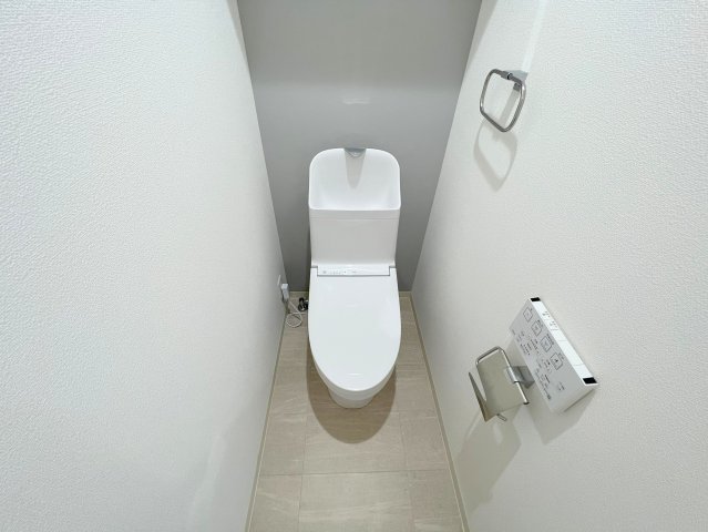 トイレ　綺麗なトイレにはウォシュレット標準装備です。