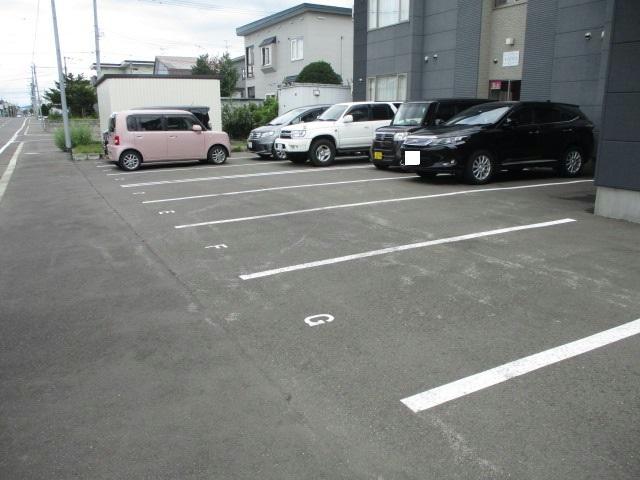 駐車場　駐車場