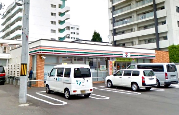コンビニ　セブンイレブン札幌北2条東8丁目店（コンビニ）まで532m