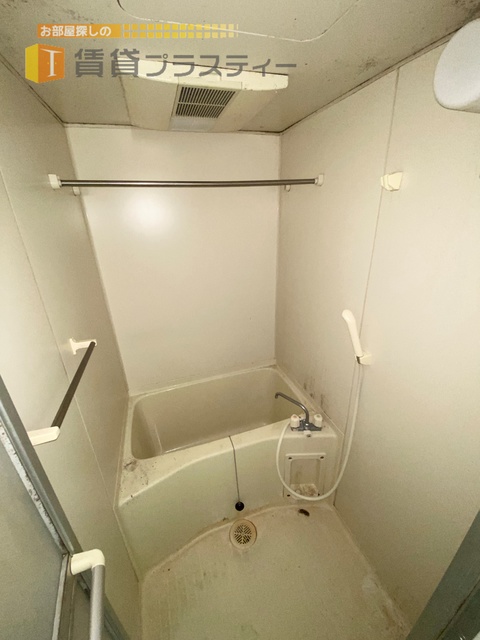 バス・シャワールーム　同タイプ別部屋の写真です