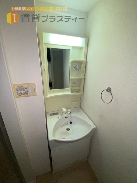 洗面設備　同タイプ別部屋の写真です
