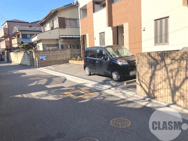 駐車場　敷地内駐車場