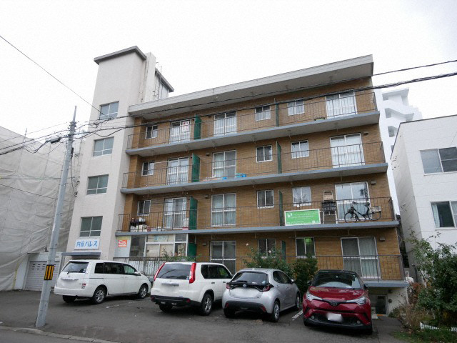 建物外観　★都市ガスで光熱費軽減！★室内リフォーム済みで美室！