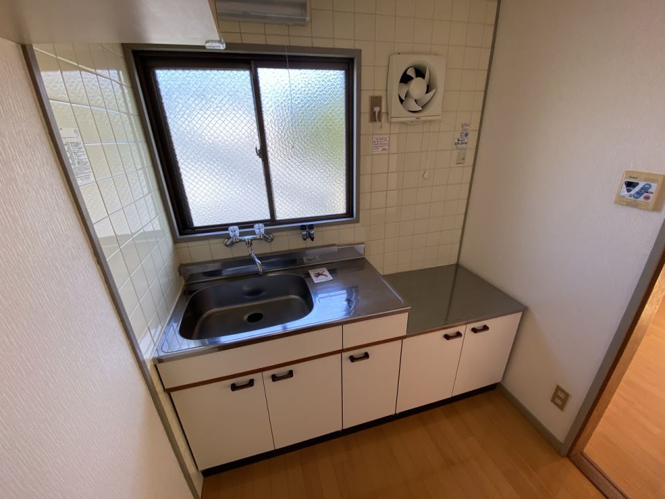 キッチン　日当たりいいです