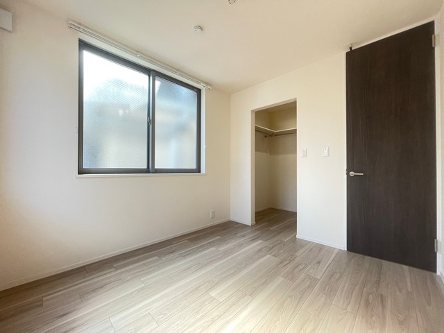 その他部屋・スペース　★キレイなフローリングの角部屋です★