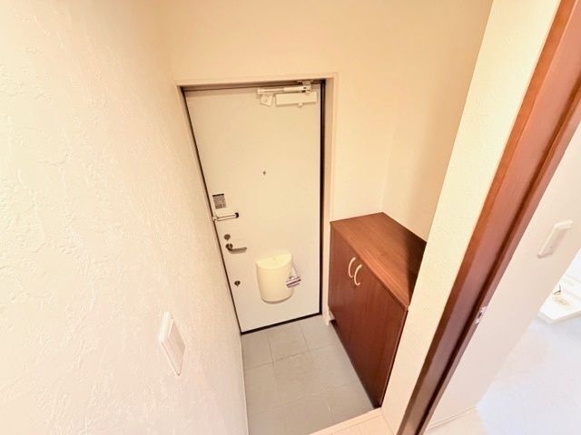 玄関　別号室の参考内装写真