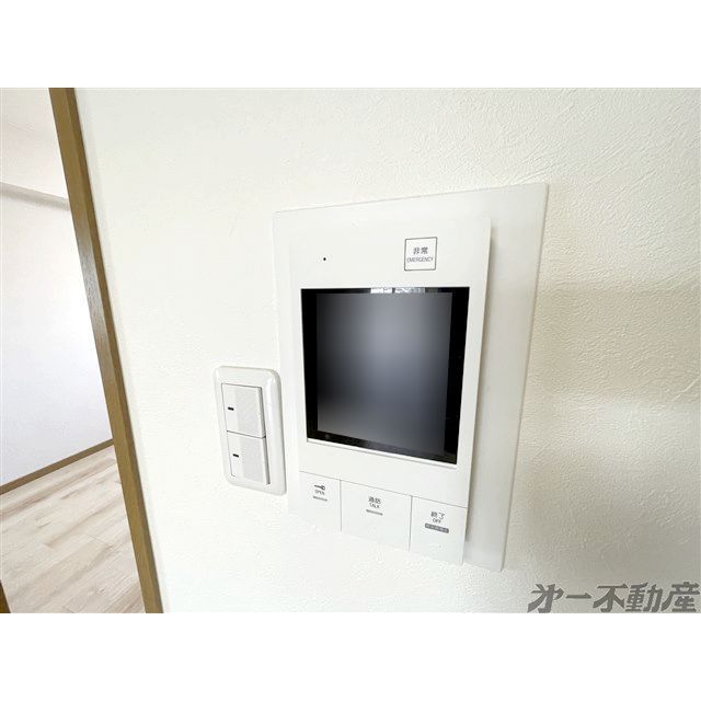 セキュリティ　モニター付きインターホン