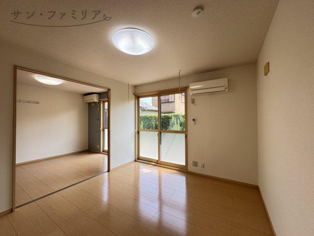居室・リビング　同一物件別部屋写真