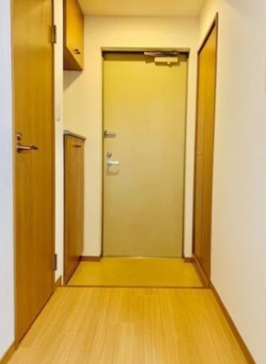 玄関　※別部屋参考写真