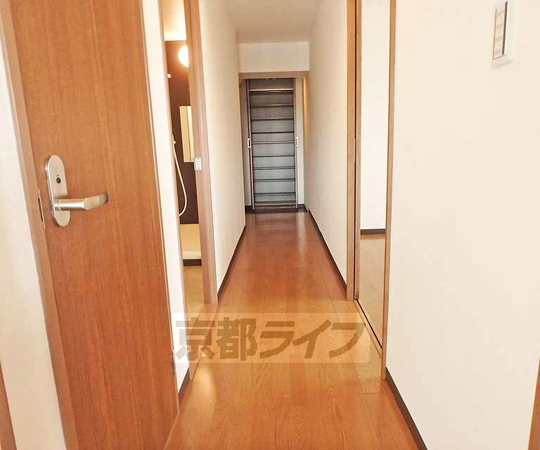 その他部屋・スペース　玄関から廊下にかけて