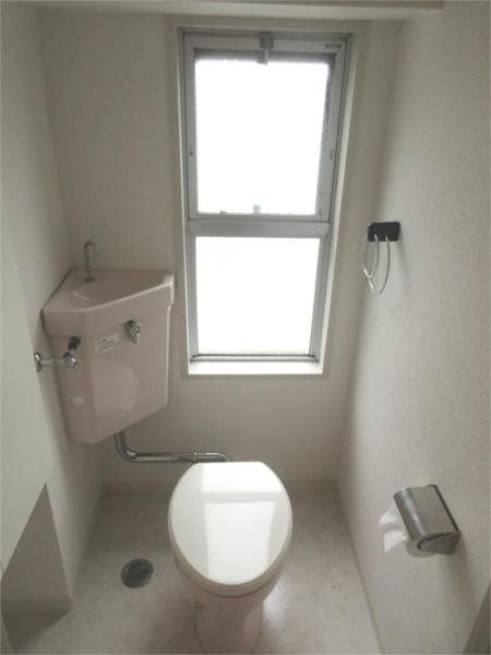 トイレ　※同仕様写真です
