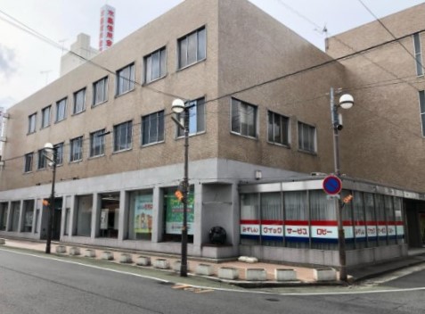 銀行　水島信用金庫本店（銀行）まで932m