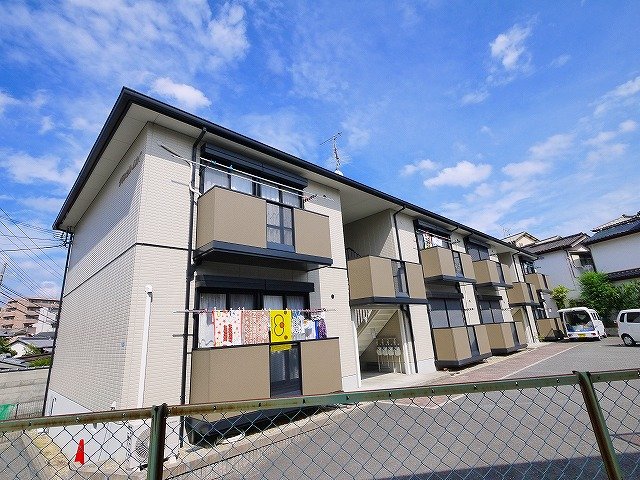 建物外観　落ち着いた雰囲気の外観です