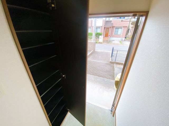 収納　別部屋同一間取りのお写真となります。