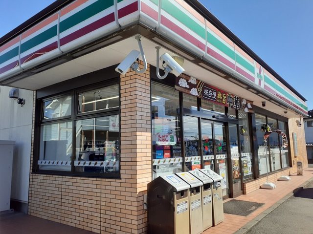 コンビニ　セブンイレブン箕郷上芝店（コンビニ）まで1800m