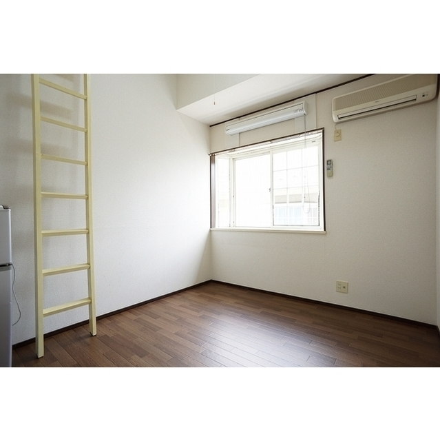 居室・リビング　東向きのお部屋です