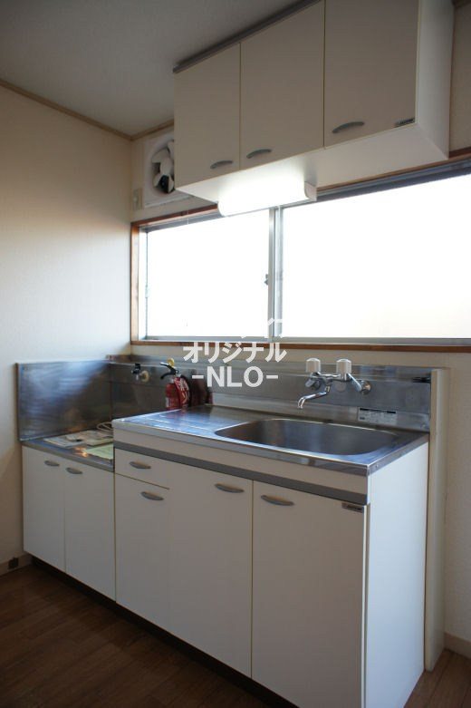 キッチン　※同建物内、別室参照。現況を優先致します。