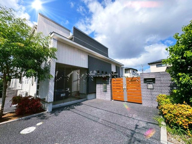 建物外観　落ち着いた雰囲気の外観です