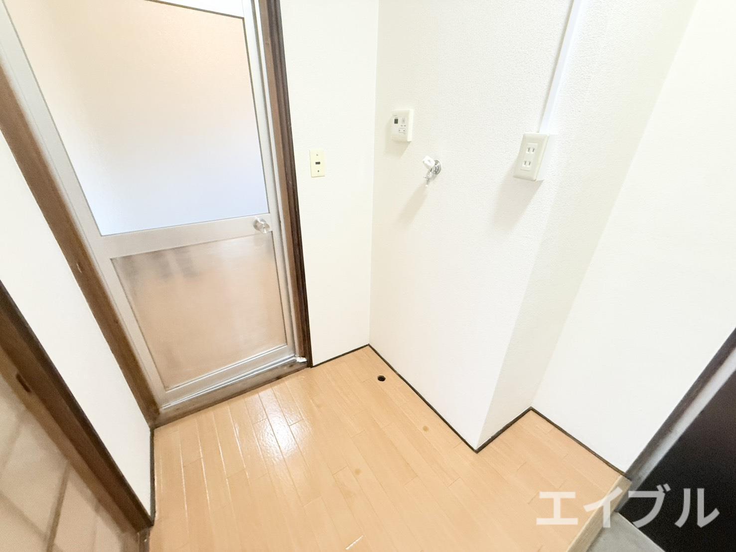洗面設備　洗濯機置き場