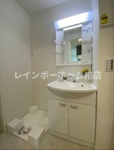 洗面設備　コンパクトで使いやすい洗面所