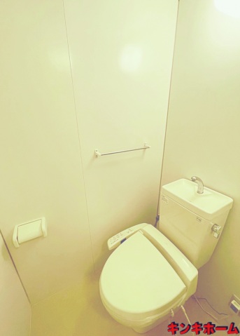 トイレ　写真は別のお部屋のものでございます