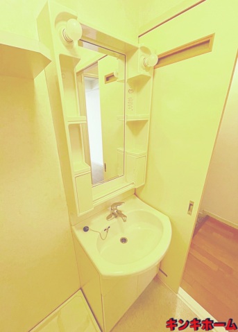 洗面設備　写真は別のお部屋のものでございます