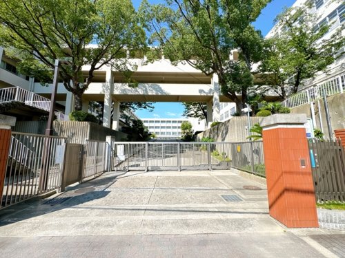 中学校　第二中学校（中学校）まで1684m