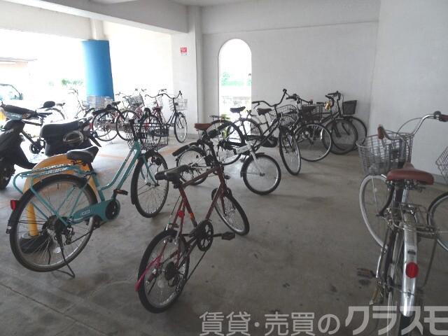 その他共有部分　屋根付き駐輪場