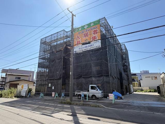 建物外観　建築中