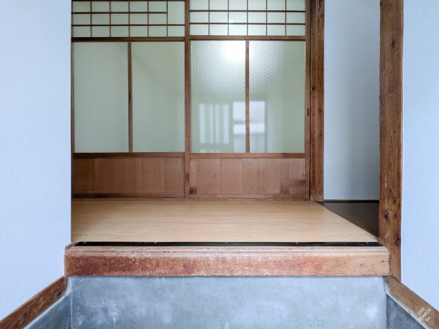 絹川平屋貸家の玄関写真