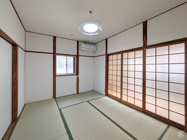 絹川平屋貸家の居間写真