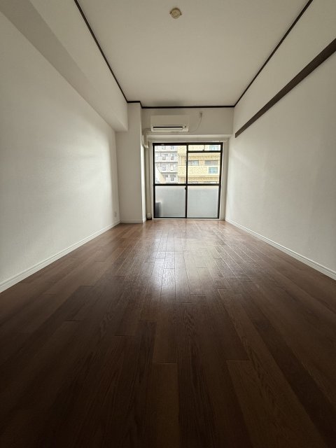 LS舟入本町の居間写真