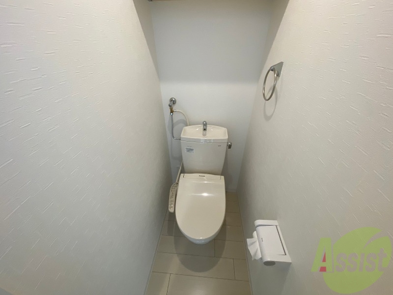 トイレ　ウォシュレット機能がついたトイレです。安心して使用できます。
