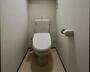 トイレ　温水シャワー付きトイレです