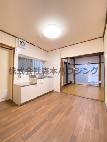 寝屋川市長栄寺町21テラスハウスの居間写真