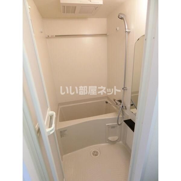 ディアレイシャス浅間町IIIの風呂写真