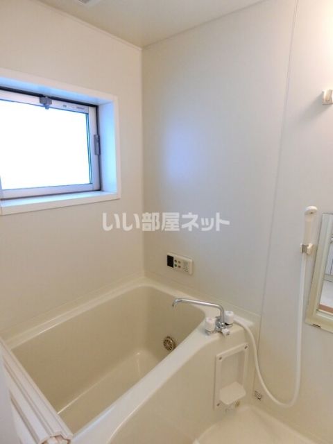 仙台市地下鉄東西線 連坊駅 徒歩6分 2階建 築22年の風呂写真