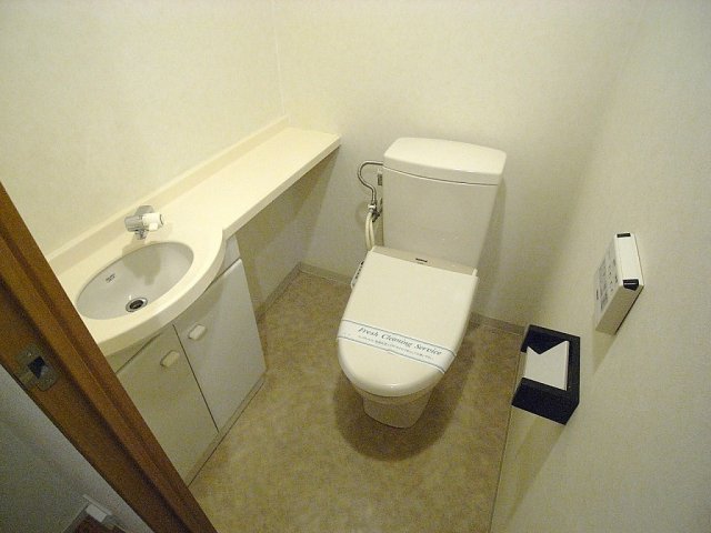 都営三田線 千石駅 徒歩7分 9階建 築30年のトイレ写真