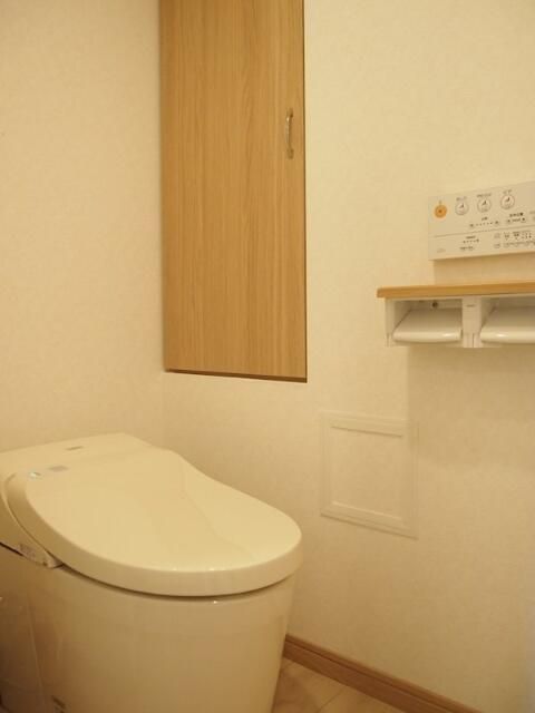 東急東横線 新丸子駅 徒歩3分 11階建 築11年のトイレ写真
