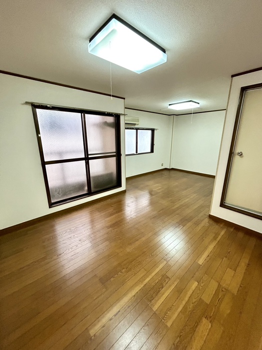 むらきホームズの居間写真