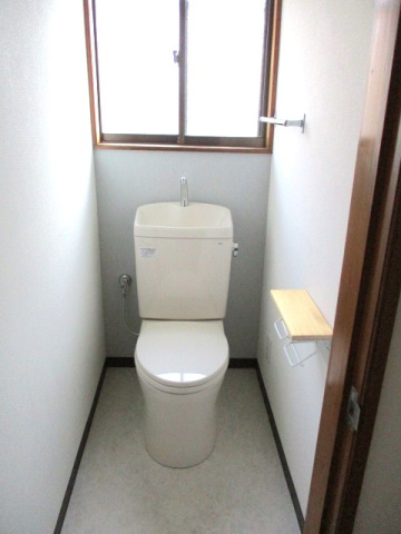 五月丘団地 戸建てのトイレ写真