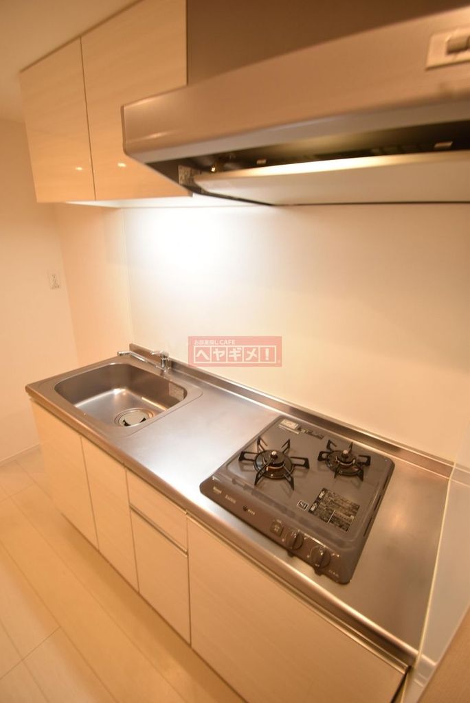 キッチン　玄関