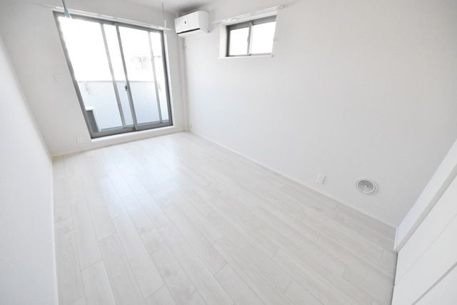 居室・リビング　★★角部屋２面採光★★