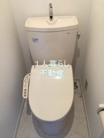 京急空港線 穴守稲荷駅 徒歩9分 2階建 築37年のトイレ写真
