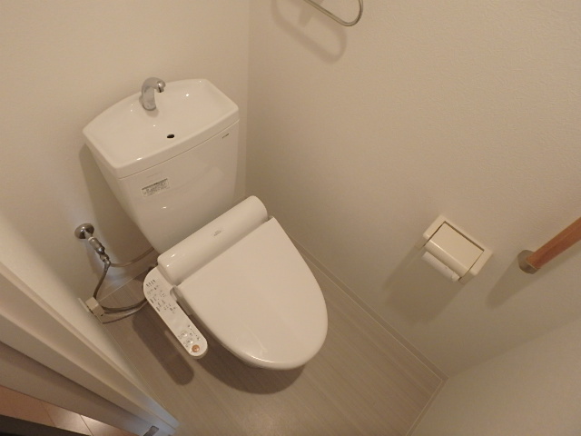 ＪＲ総武線 市川駅 徒歩7分 10階建 築14年のトイレ写真