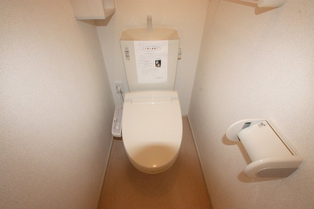 ＪＲ山陽本線 大門駅 徒歩10分 3階建 築13年のトイレ写真