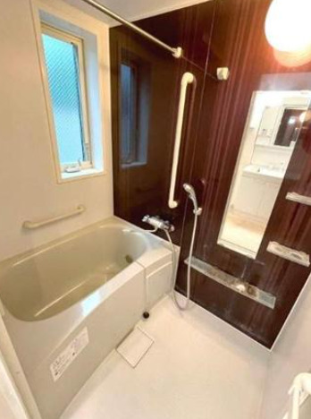 バス・シャワールーム　別部屋の画像を使用しております。