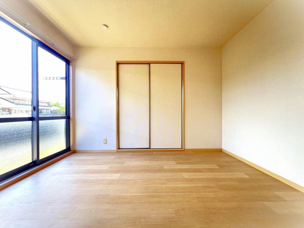 フレグランス宗方の居間写真