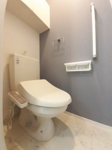 フォレストスクエアA 2LDKBHTWのトイレ写真